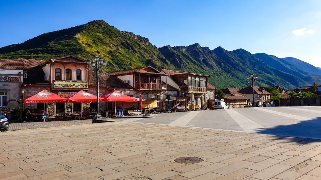 Mccheta miasto Gruzja restauracje zabytki gory Kaukaz