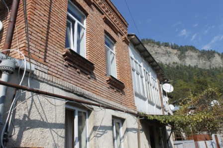 Hill Side Guesthouse w Borjomi