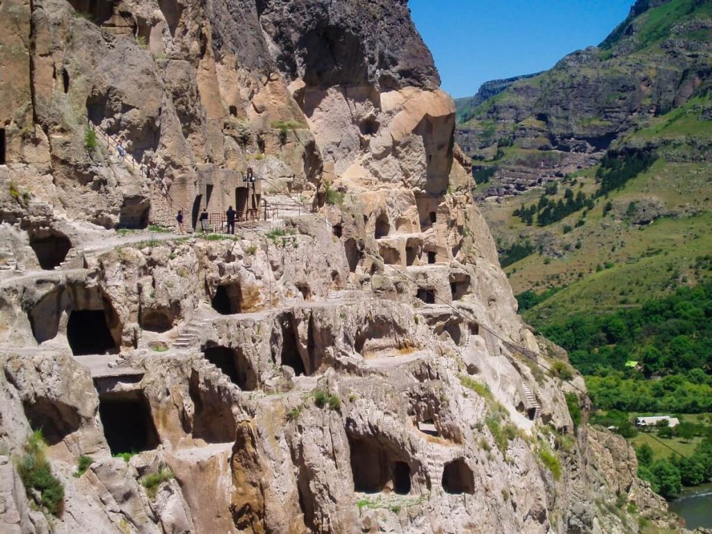 Wardzia skalne miasto Gruzja Kaukaz zabytki