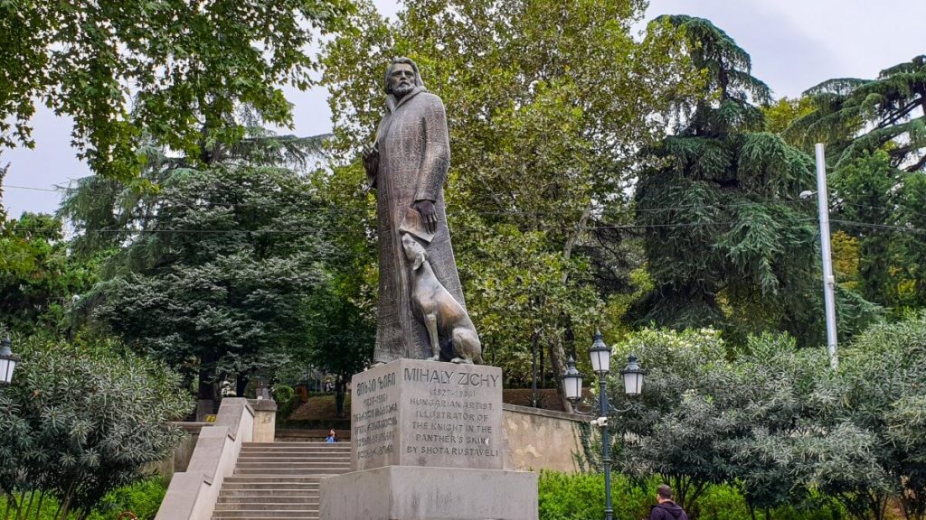 Pomniki Tbilisi Gruzja zakleta w rzezbach